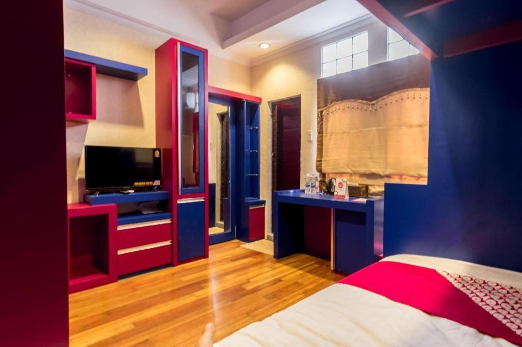 Oyo 619 Naufal Guest House Syariah Медан Екстер'єр фото