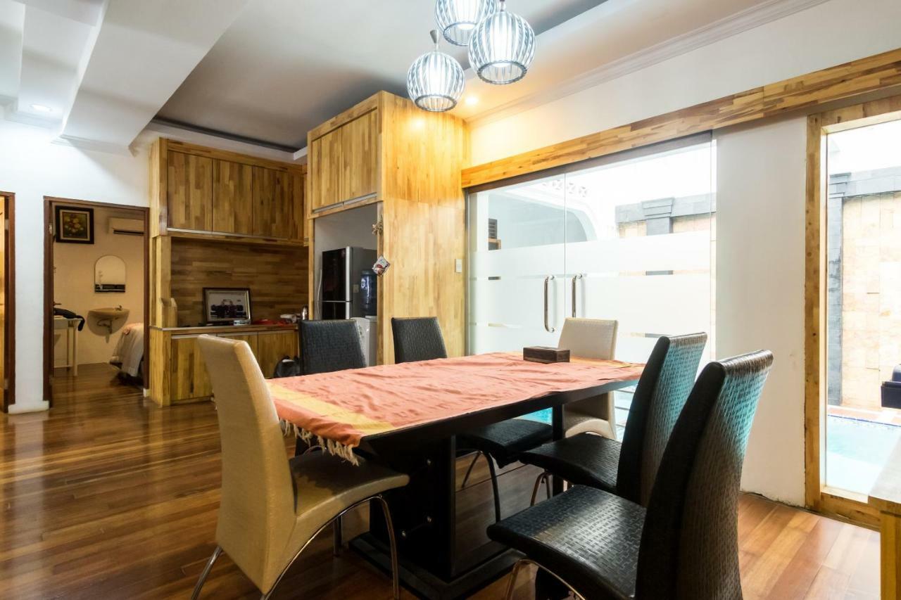 Oyo 619 Naufal Guest House Syariah Медан Екстер'єр фото
